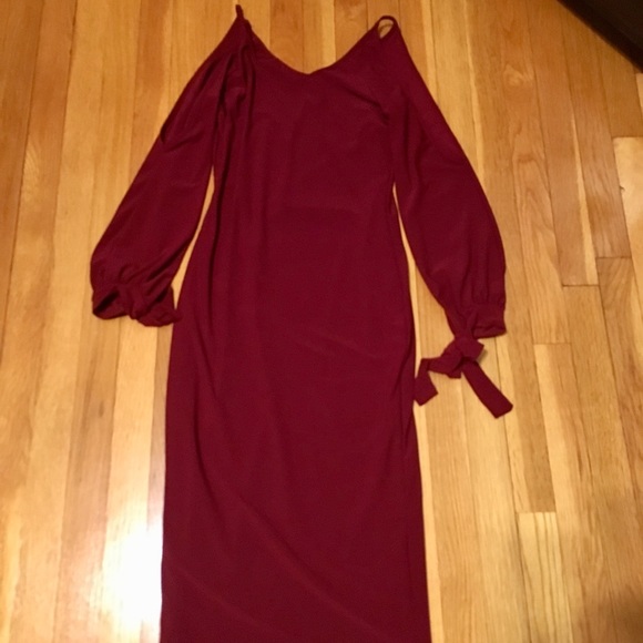 K too midi dress with cold shoulder - Picture 2 of 3